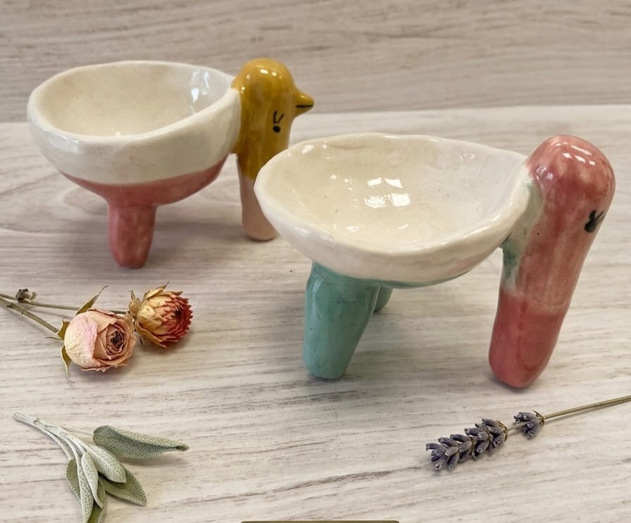 Portaobjetos de cerámica artesanal